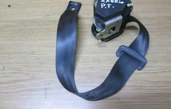Renault Megane II Rear seatbelt