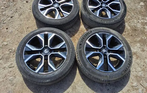 Citroen C4 III e-C4 R18 alloy rim 9833485080