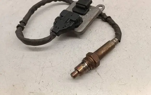 Mercedes-Benz Vito Viano W447 Lambda probe sensor A0009052709 A2C16442400 0009052709