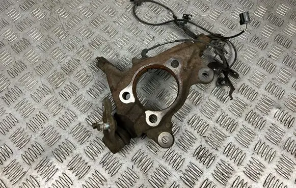 Front wheel hub