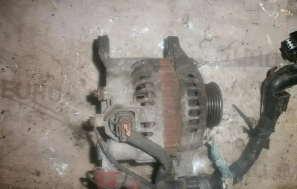 Nissan Primera Generator/alternator 231004m510