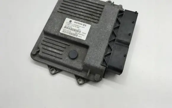 Opel Combo C Engine control unit/module 55578395