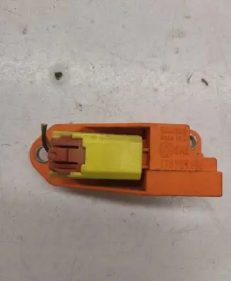 Volkswagen Touran I Airbag deployment crash/impact sensor 1T0909606 5WK43340