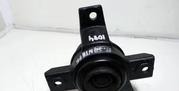 Hyundai Santa Fe Engine mount bracket