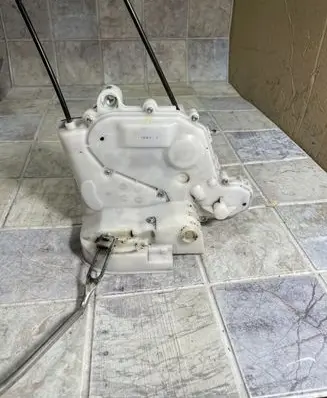 Honda Jazz Front door lock