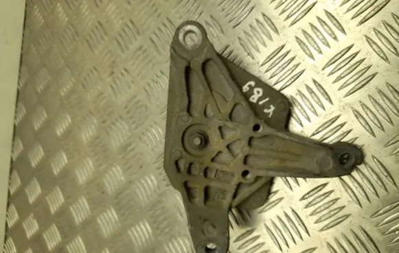 Audi A5 8T 8F Engine mount bracket 8K0399115BS