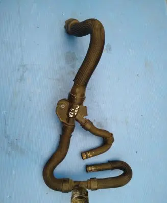 Peugeot 5008 II Engine coolant pipe/hose 4C109180
