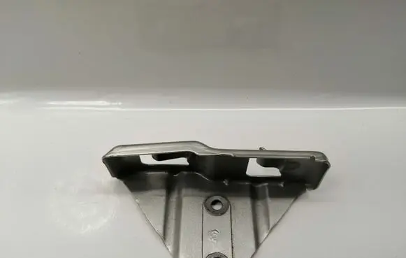Headlight/headlamp mounting bracket