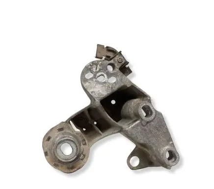 Volkswagen PASSAT B5 Engine mounting bracket 4B0199352B
