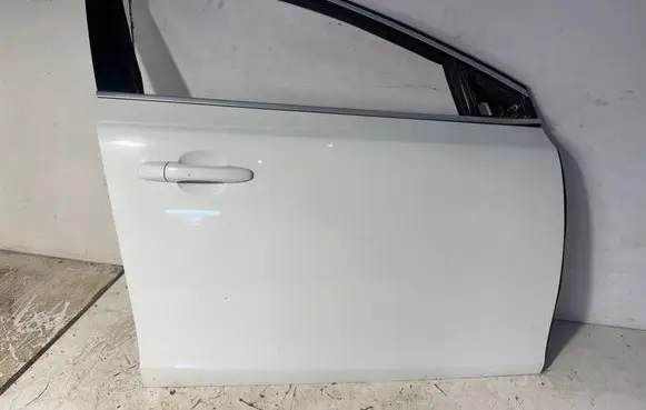 Volvo V40 Front door 31276216