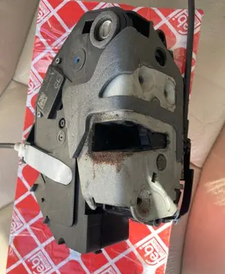 Volvo S60 Rear door lock 31301745