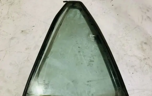 Peugeot 406 Rear vent window glass 