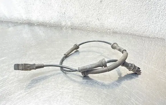 Renault Trafic II (X83) ABS brake wheel speed sensor 14153901