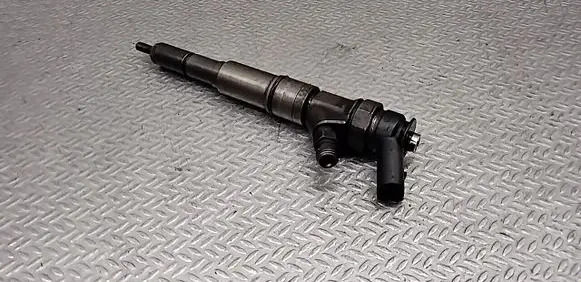 BMW 5 E60 E61 Fuel injector 0445110131 7789661