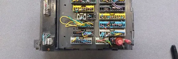 Lancia Dedra Fuse module 7601565