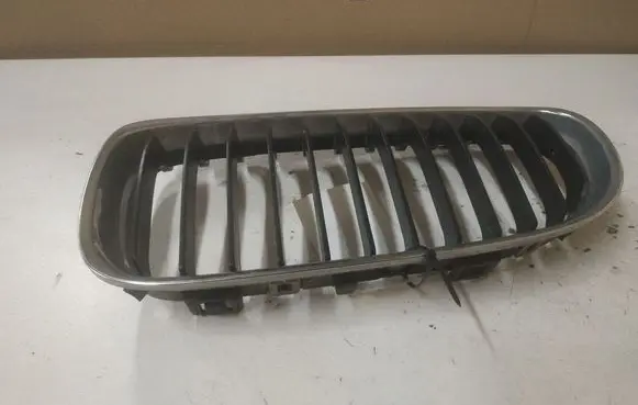 BMW 3 E90 E91 Front bumper upper radiator grill