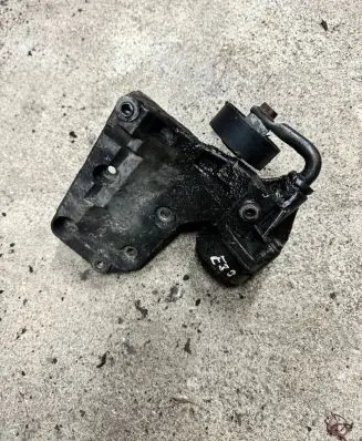 BMW 5 E39 A/C compressor mount bracket 7786194