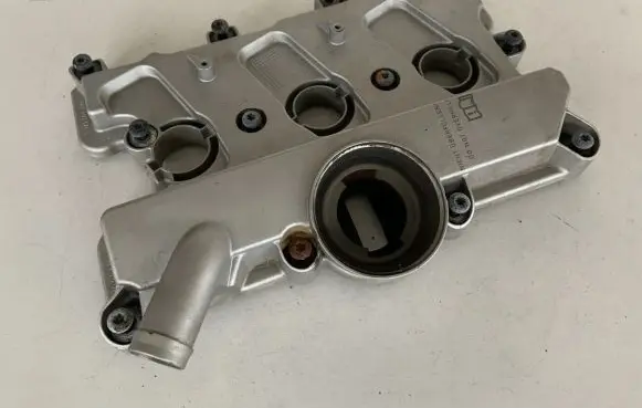 Audi Q7 4M Rocker cam cover 06E103471S