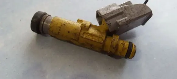 Toyota Corolla E110 Fuel injector 2325011130 23250-11130