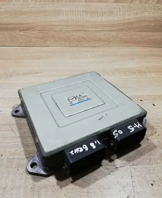 Mazda 5 Engine control unit/module ECU L82318881B E6T53976H1
