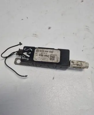 Volkswagen PASSAT B6 Aerial antenna amplifier 3C9035552 12012400