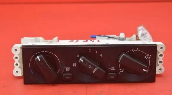 Mitsubishi Space Star Climate control unit E32VTB384