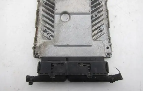 Volkswagen PASSAT B5 Engine control unit/module 5WP45605AA 03G906018EJ