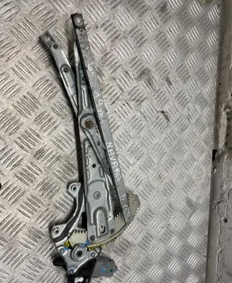Nissan Navara D23 Rear door window regulator with motor 827303SB0B
