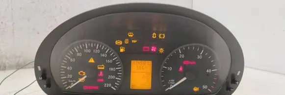 Speedometer (instrument cluster)