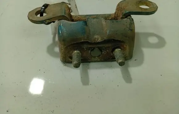Nissan Primera Tailgate/trunk/boot hinge 