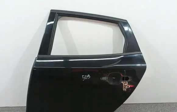 Volvo V40 Front door