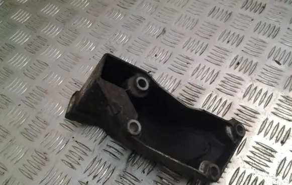 Audi A4 S4 B6 8E 8H Engine mounting bracket 8D0199307P