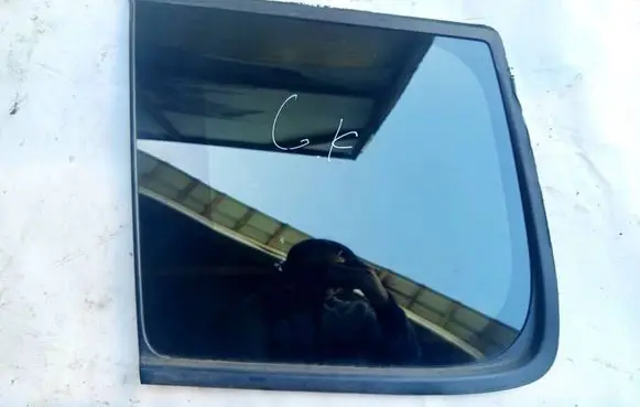 Nissan X-Trail T30 Rear side window AS2