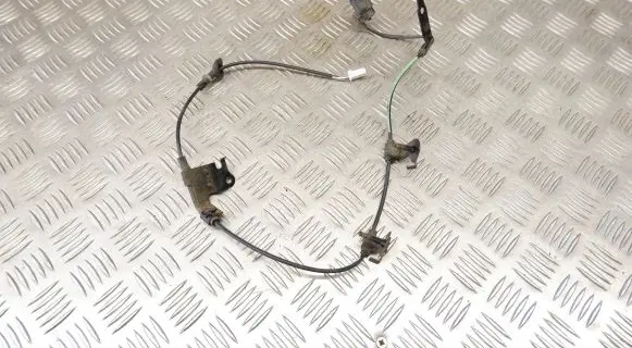 Toyota RAV 4 (XA40) Rear ABS sensor wiring 8951678060