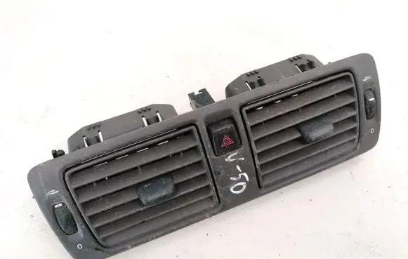 Volvo V50 Dash center air vent grill Y01144