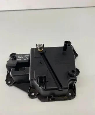 Volkswagen Golf VII Oil breather separator 04E103464K CJZ