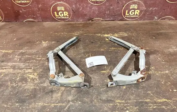 Nissan Quest Engine bonnet/hood hinges
