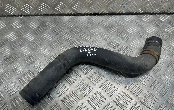Coolant pipe/hose