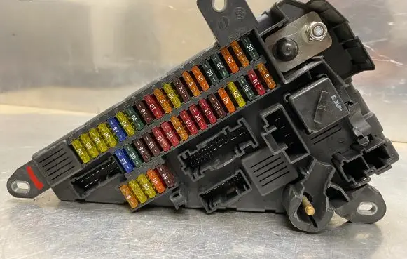 BMW 5 E60 E61 Fuse box set 690661804 518956024