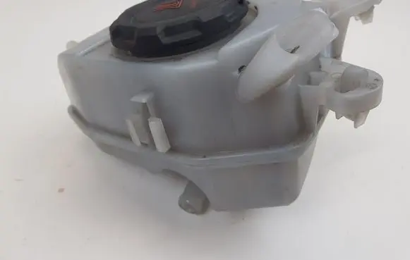 Volkswagen Polo VI Coolant expansion tank/reservoir 2Q0121407B