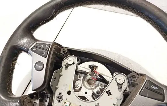 Toyota Avensis T250 Steering wheel buttons/switches 
