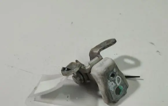 Skoda Fabia Mk2 (5J) Rear door lower hinge 
