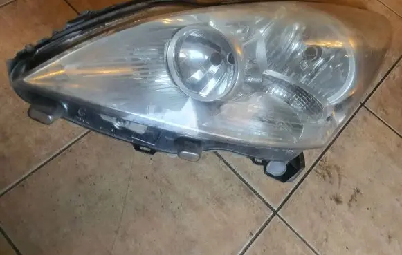 Peugeot 305 Headlight/headlamp 9682519180