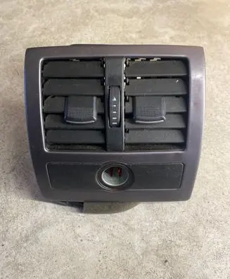 Audi A6 S6 C5 4B Rear air vent grill 4B0819203