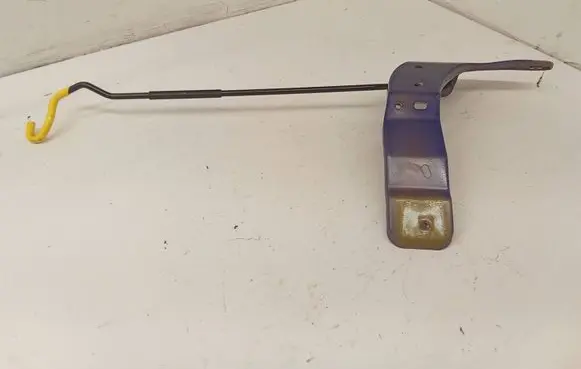 Fender mounting bracket