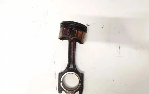 Volvo V70 Piston with connecting rod