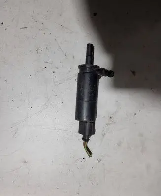 Volkswagen Golf V Headlight washer pump 3B7955681