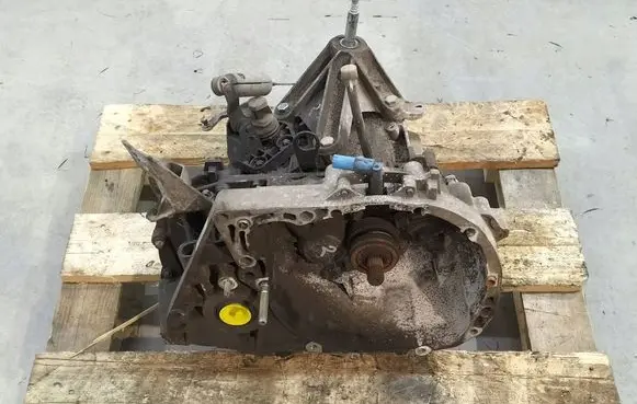 Renault Megane II Manual 5 speed gearbox JR5104