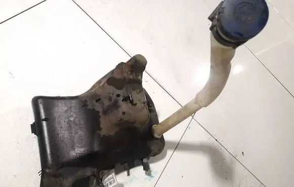 Citroen C5 Windshield washer fluid reservoir/tank 9647995880