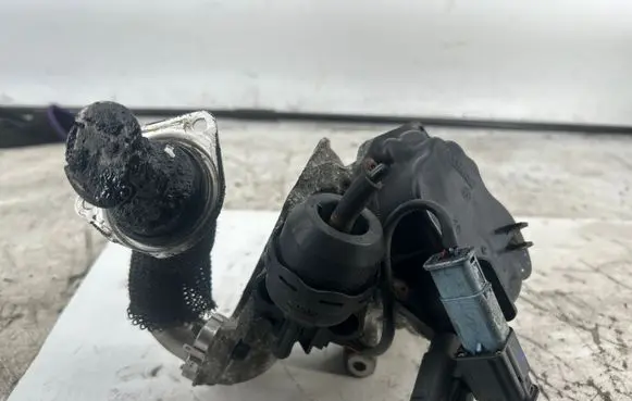 Citroen C4 I Picasso EGR valve 9671398180